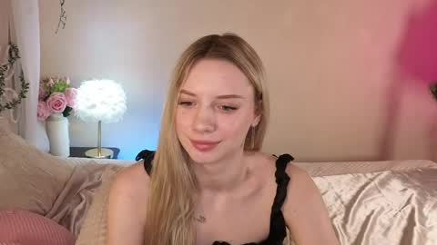 katt_yy online show from May 20, 2026, 5:13 am