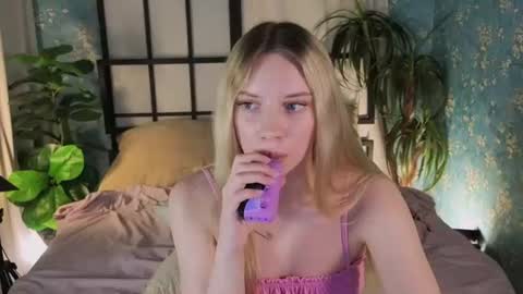 Snapshot of katt_yy chatting on July 14, 2026, 5:01 am katt_yy online show from July 14, 2026, 5:01 am