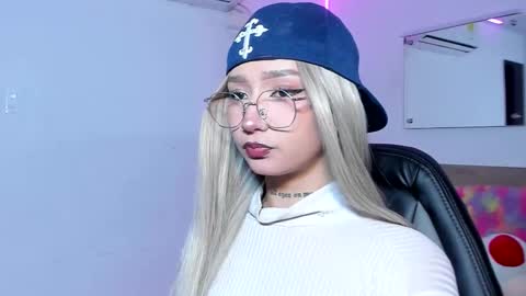 katta_martini_ online show from February 5, 2026, 11:48 am