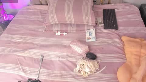 Snapshot of kattejordan chatting on October 5, 2025, 9:34 pm Katerine online show from October 5, 2025, 9:34 pm