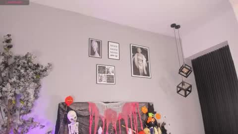 Snapshot of kattejordan chatting on October 28, 2025, 3:43 am Katerine online show from October 28, 2025, 3:43 am