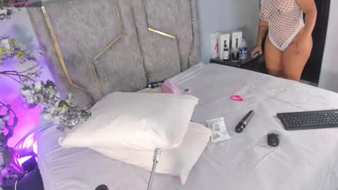 Katerine online show from December 18, 2025, 3:45 am