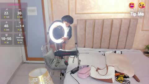 Katerine online show from May 3, 2026, 3:56 am