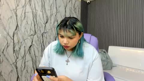 katteyes_ online show from April 16, 2026, 11:18 pm