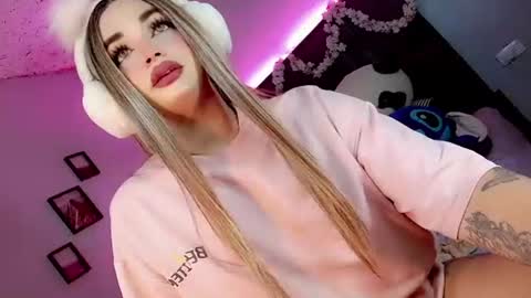 kattie_sweet_ online show from October 24, 2025, 10:50 pm