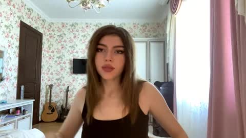 Molly online show from May 10, 2026, 9:25 am