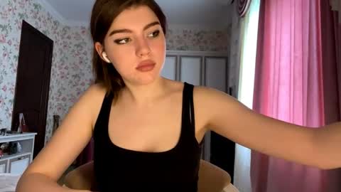 Snapshot of kattiemichelson chatting on June 1, 2026, 11:01 am Molly online show from June 1, 2026, 11:01 am