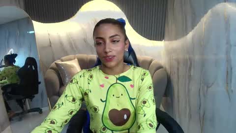 Katty  online show from February 9, 2026, 8:02 pm