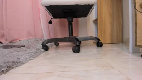 Katty online show from November 7, 2025, 7:47 pm