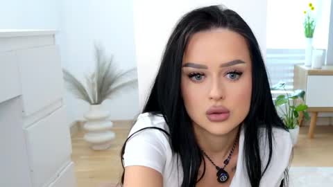 Katty Perry online show from May 2, 2026, 2:11 pm