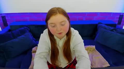 Katty online show from November 17, 2025, 6:24 pm