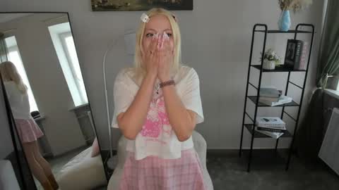 Snapshot of kattyblondy chatting on April 14, 2026, 8:42 am Katty online show from April 14, 2026, 8:42 am