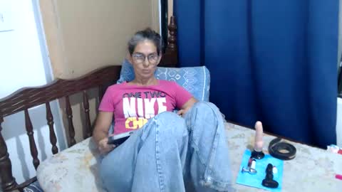 Snapshot of kattydirty144 chatting on October 24, 2025, 7:21 pm angel online show from October 24, 2025, 7:21 pm