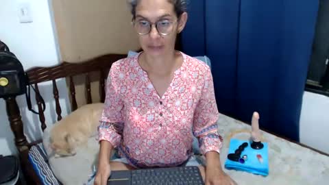 Snapshot of kattydirty144 chatting on November 6, 2025, 10:43 pm angel online show from November 6, 2025, 10:43 pm