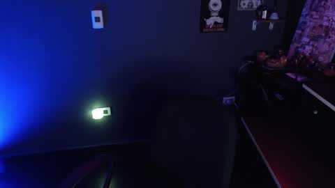      online show from October 30, 2025, 11:05 pm