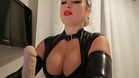 Snapshot of katushax chatting on October 12, 2025, 11:04 pm KatuhaX online show from October 12, 2025, 11:04 pm