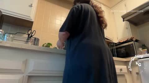 Snapshot of katxxgolding chatting on May 22, 2026, 6:46 pm Princesse Kat online show from May 22, 2026, 6:46 pm