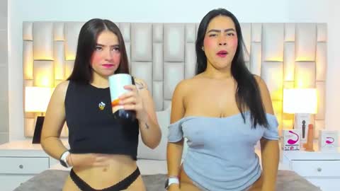 katy blonde girl and paola big boobs online show from April 28, 2026, 1:27 pm