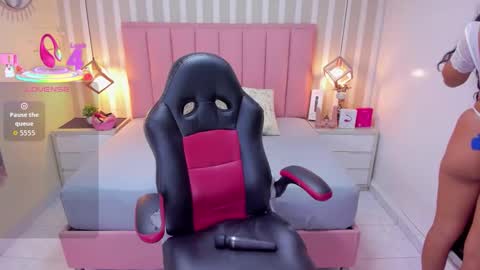 Snapshot of katy_brownn_ chatting on October 10, 2025, 7:35 pm KATY  online show from October 10, 2025, 7:35 pm