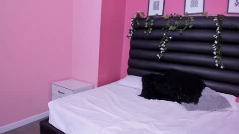 katy_contreras online show from December 31, 2024, 1:30 pm