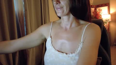 Snapshot of katy_mmm chatting on September 18, 2025, 10:56 pm Katy online show from September 18, 2025, 10:56 pm