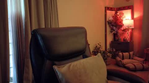 Snapshot of katy_mmm chatting on October 3, 2025, 9:45 pm Katy online show from October 3, 2025, 9:45 pm