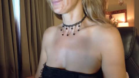 Snapshot of katy_mmm chatting on April 9, 2026, 11:32 pm Katy online show from April 9, 2026, 11:32 pm