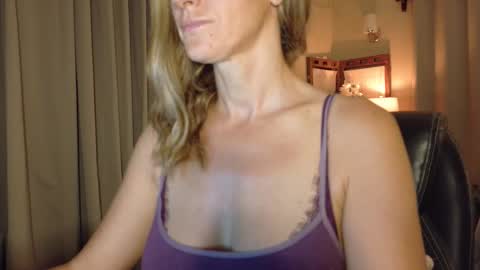 Snapshot of katy_mmm chatting on April 14, 2026, 11:22 pm Katy online show from April 14, 2026, 11:22 pm