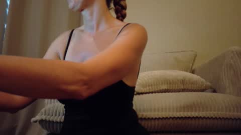 Snapshot of katy_mmm chatting on May 4, 2026, 11:01 pm Katy online show from May 4, 2026, 11:01 pm