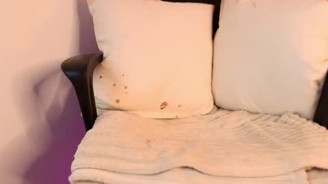 Katy Van online show from March 11, 2025, 5:05 am