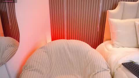 Snapshot of katy_van chatting on March 25, 2026, 8:37 pm Katy Van online show from March 25, 2026, 8:37 pm