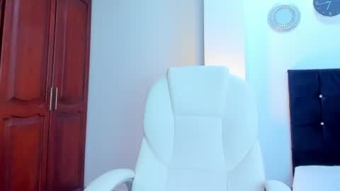 KATYAJHONSS online show from December 8, 2024, 10:57 pm