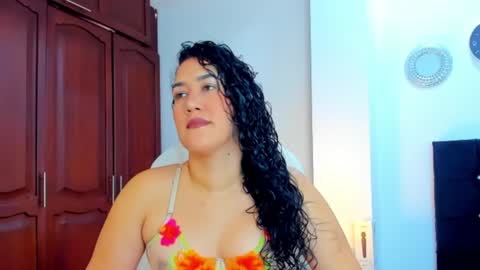 KATYAJHONSS online show from January 3, 2025, 9:36 pm