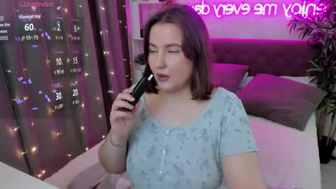 Snapshot of katyaneilson chatting on October 16, 2025, 5:08 am Kate online show from October 16, 2025, 5:08 am