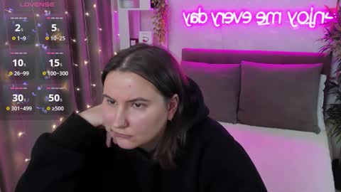 Kate online show from December 3, 2025, 5:26 am