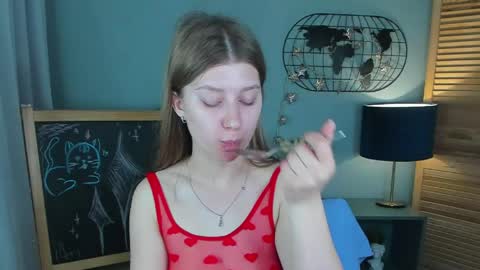 katymeaw online show from May 11, 2026, 1:33 am