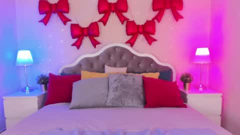 katymeaw online show from May 19, 2026, 1:56 am