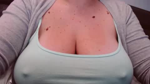 Snapshot of katynextdoor chatting on October 2, 2025, 6:53 am Katy online show from October 2, 2025, 6:53 am