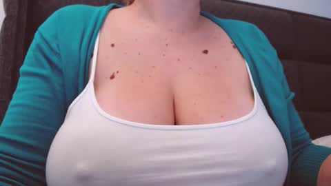 Snapshot of katynextdoor chatting on October 16, 2025, 6:58 am Katy online show from October 16, 2025, 6:58 am