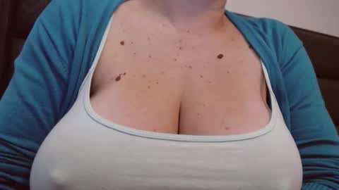 Snapshot of katynextdoor chatting on October 24, 2025, 4:53 am Katy online show from October 24, 2025, 4:53 am