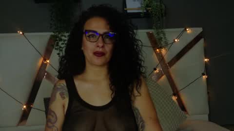 Snapshot of katyrataylor__ chatting on March 31, 2026, 10:54 pm katyrataylor__ online show from March 31, 2026, 10:54 pm