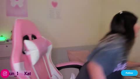 Snapshot of katys_world chatting on March 10, 2026, 12:59 am Katy online show from March 10, 2026, 12:59 am