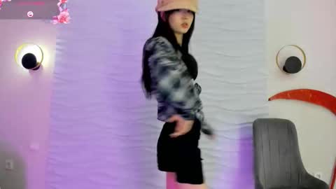 mai online show from December 5, 2025, 2:36 pm