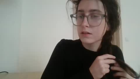 kawaii snowflake online show from November 30, 2025, 12:53 pm