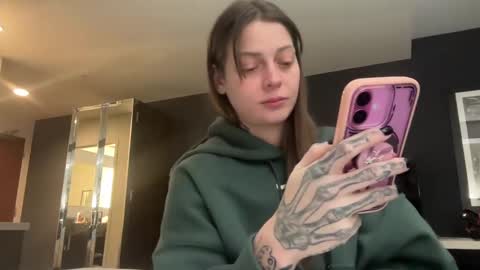 K3z14 online show from January 6, 2025, 11:42 pm