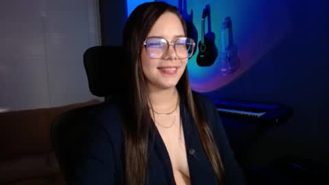 Snapshot of kay_avrill chatting on October 28, 2025, 8:44 pm Kay online show from October 28, 2025, 8:44 pm