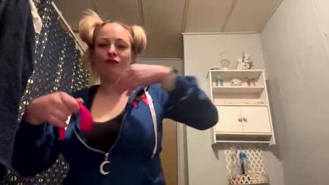 Snapshot of kay_la chatting on October 25, 2025, 7:49 am kay_la online show from October 25, 2025, 7:49 am