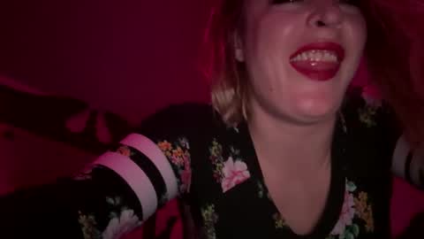 Snapshot of kay_la chatting on November 2, 2025, 8:39 am kay_la online show from November 2, 2025, 8:39 am