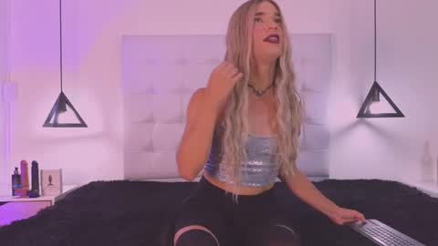 Snapshot of kayalstone chatting on February 12, 2025, 5:05 am Cattleya stone online show from February 12, 2025, 5:05 am