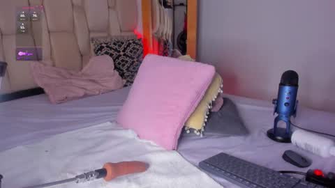 Kayla online show from June 12, 2026, 4:11 am